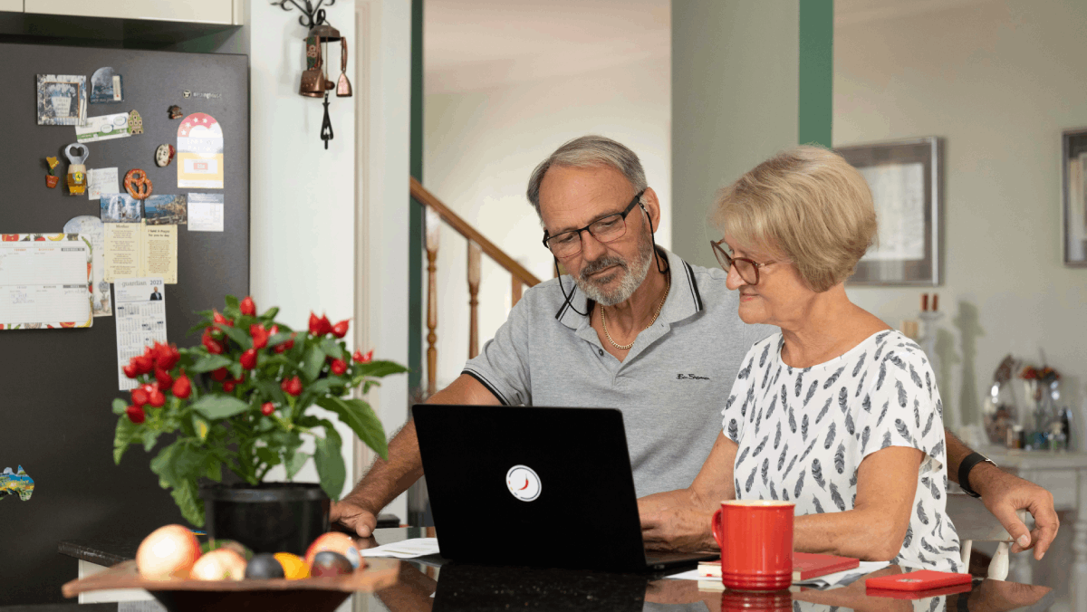 couple thinking of refinancing